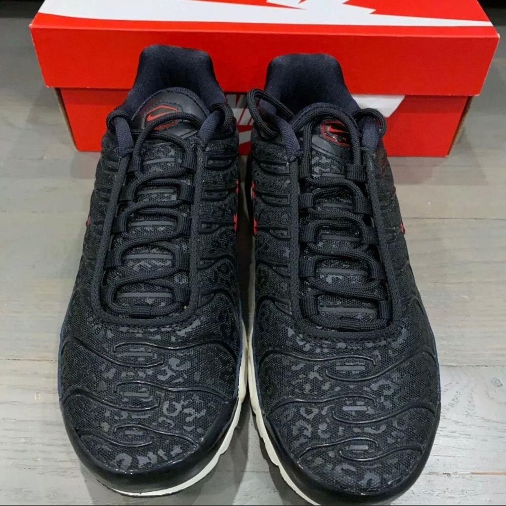 Nike Air Max Plus PRM TN Black Red Shoes Sneakers BV6116-001 Women's sz 7.5 - Picture 5 of 8